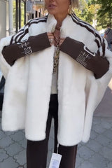 Plüschmantel mit Kapuze